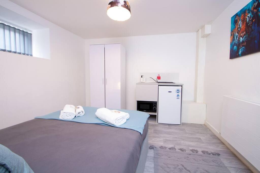 Suite 2 - Stylish Private Room In A Shared House 谢菲尔德 外观 照片