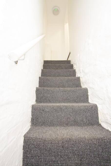 Suite 2 - Stylish Private Room In A Shared House 谢菲尔德 外观 照片