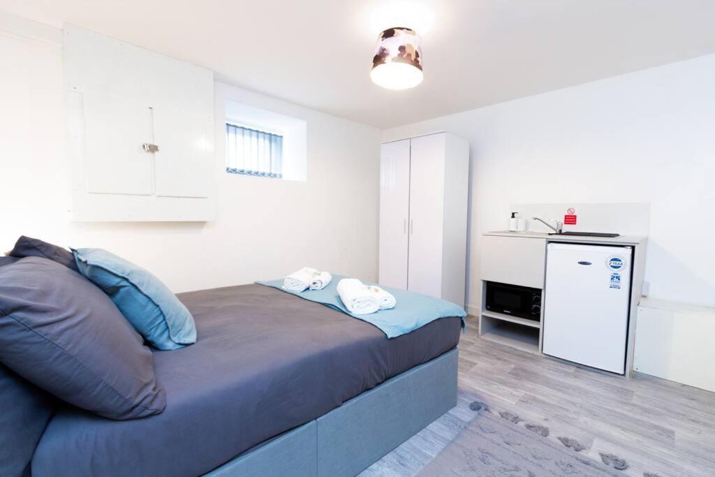 Suite 2 - Stylish Private Room In A Shared House 谢菲尔德 外观 照片